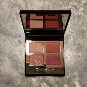NWOB Charlotte Tilbury Luxury Eyeshadow Palette - Walk Of No Shame